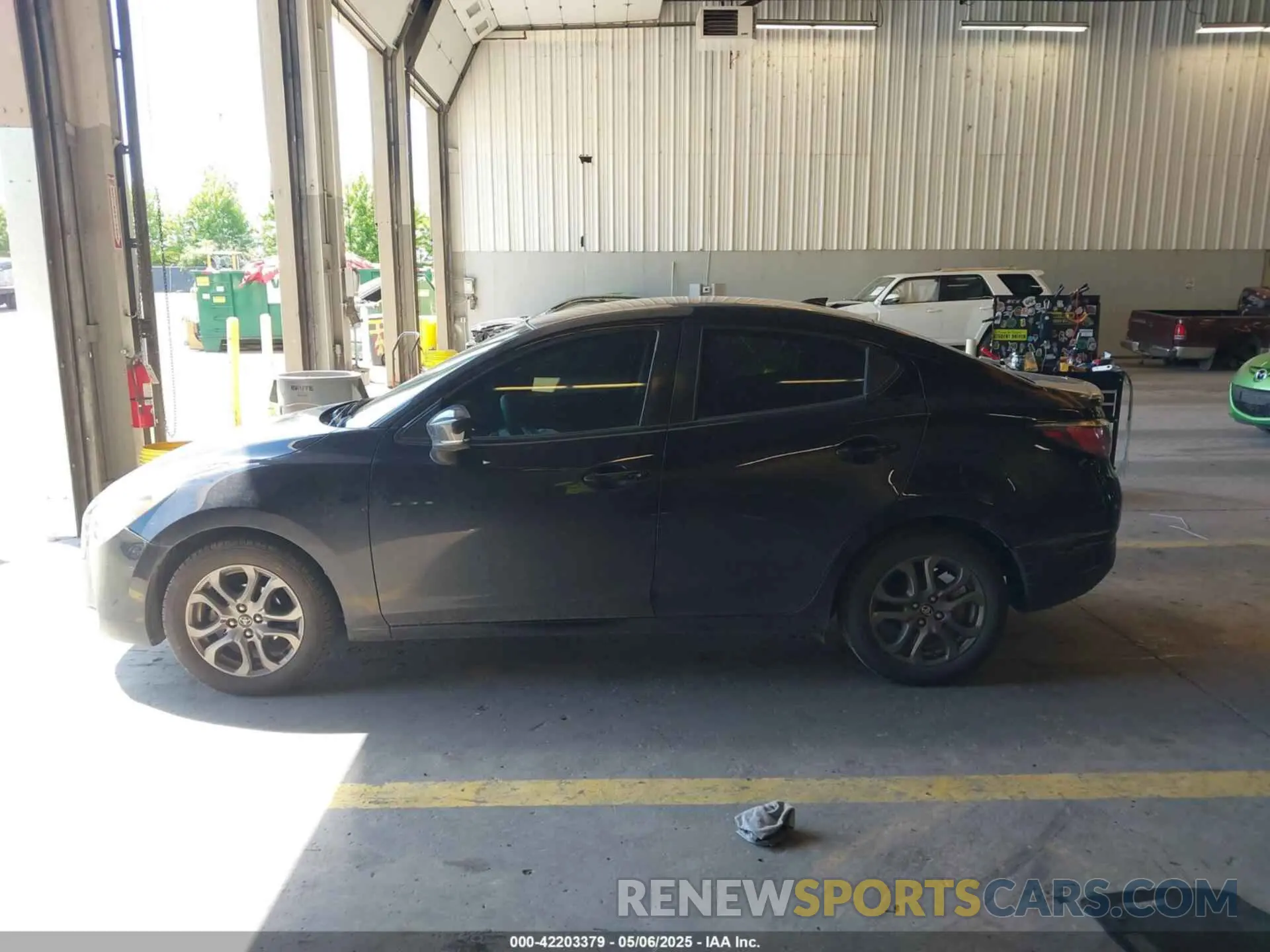 14 fotografías del automóvil dañado 3MYDLBYV7KY521585 TOYOTA YARIS 2019