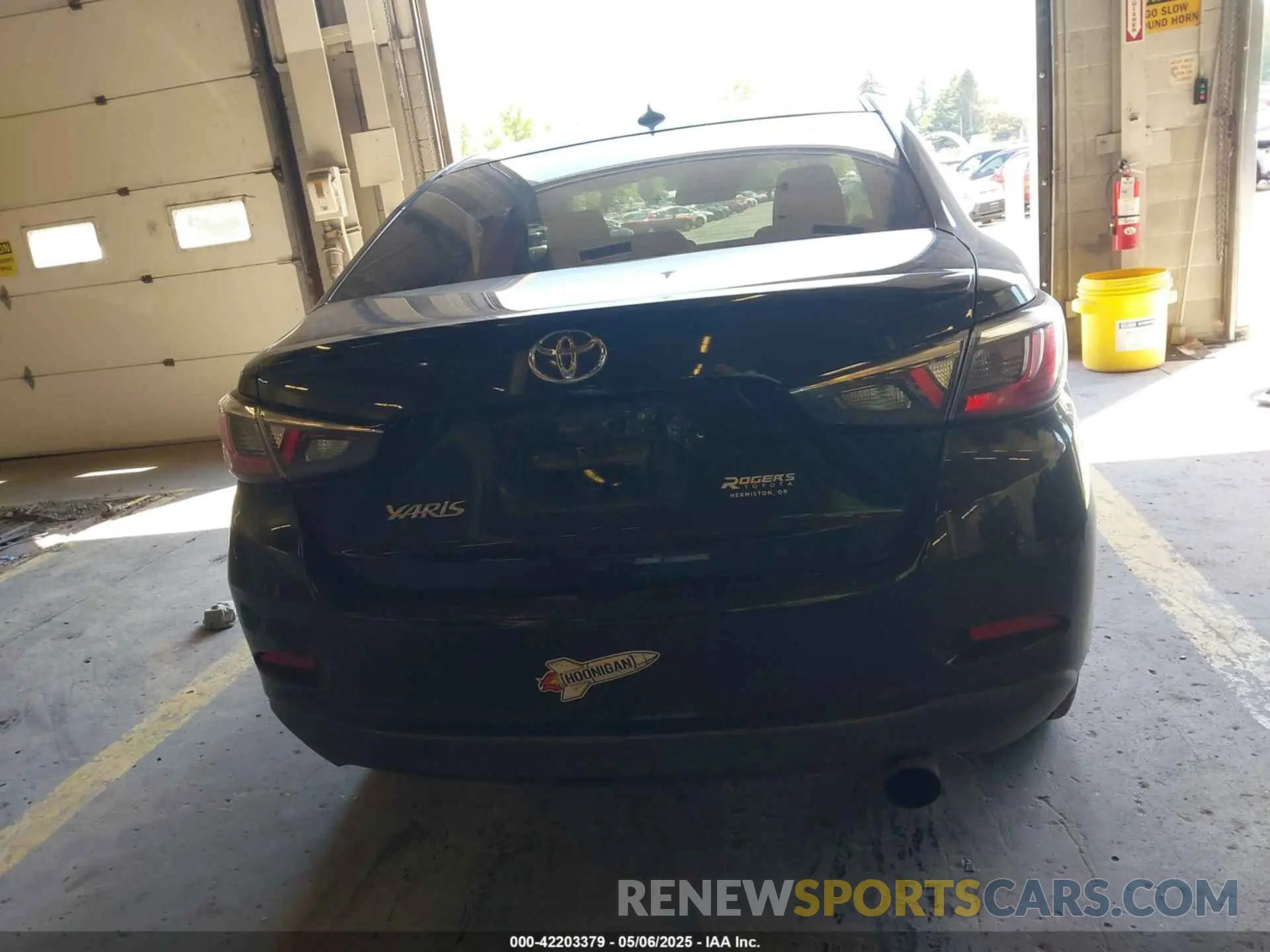 16 fotografías del automóvil dañado 3MYDLBYV7KY521585 TOYOTA YARIS 2019