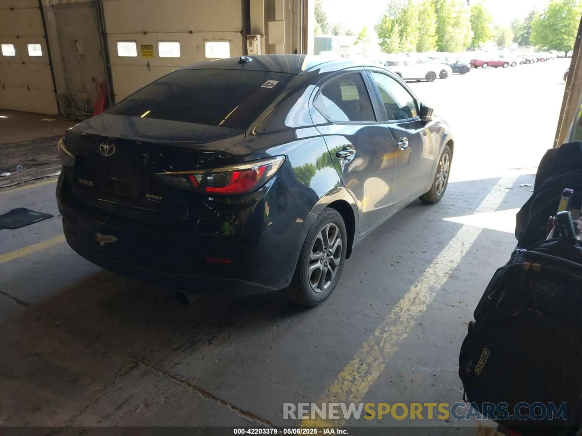 4 fotografías del automóvil dañado 3MYDLBYV7KY521585 TOYOTA YARIS 2019