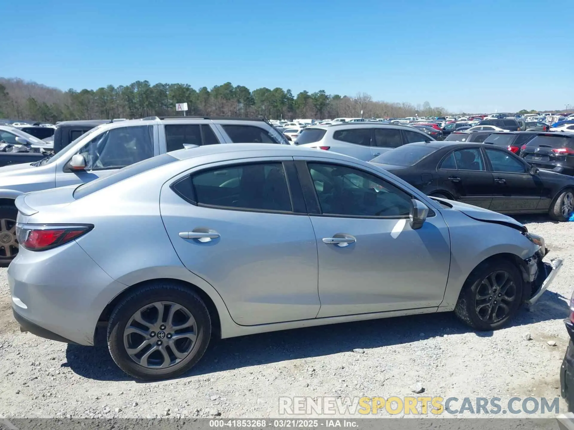 13 fotografías del automóvil dañado 3MYDLBYV7KY523918 TOYOTA YARIS 2019