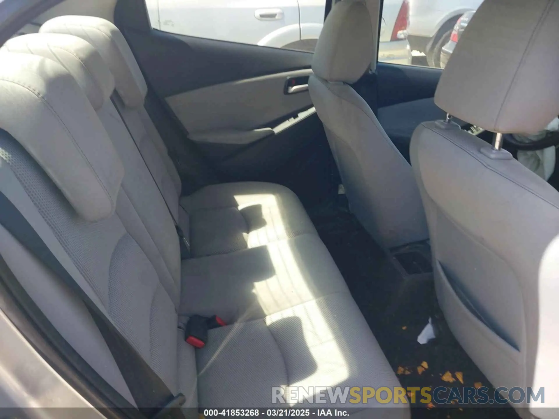 8 fotografías del automóvil dañado 3MYDLBYV7KY523918 TOYOTA YARIS 2019