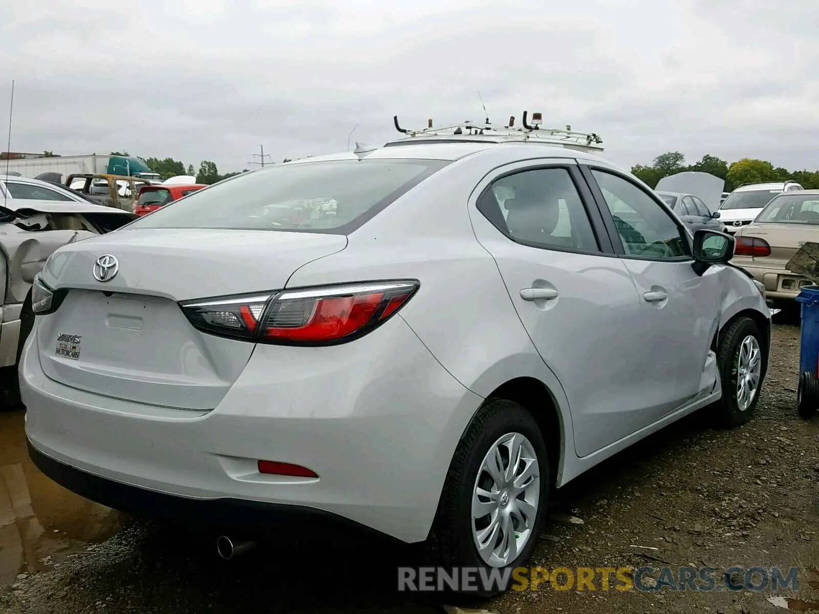 4 fotografías del automóvil dañado 3MYDLBYV8KY510076 TOYOTA YARIS 2019