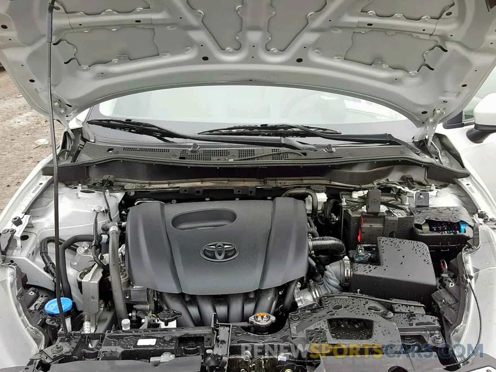 7 fotografías del automóvil dañado 3MYDLBYV8KY510076 TOYOTA YARIS 2019