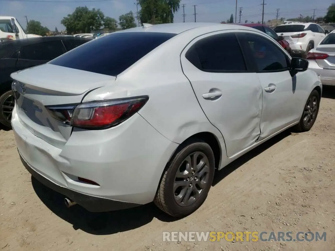 4 fotografías del automóvil dañado 3MYDLBYV8KY515178 TOYOTA YARIS 2019