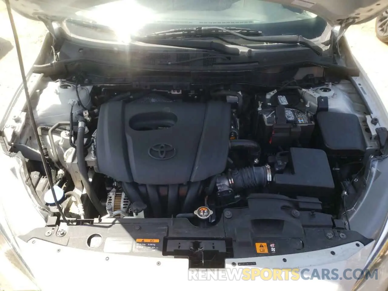 7 fotografías del automóvil dañado 3MYDLBYV8KY515178 TOYOTA YARIS 2019