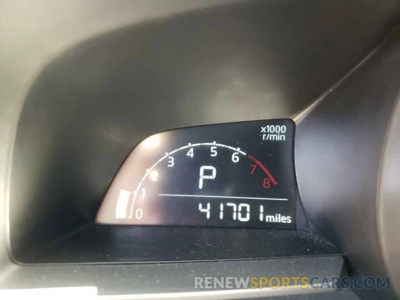 8 fotografías del automóvil dañado 3MYDLBYV8KY515178 TOYOTA YARIS 2019