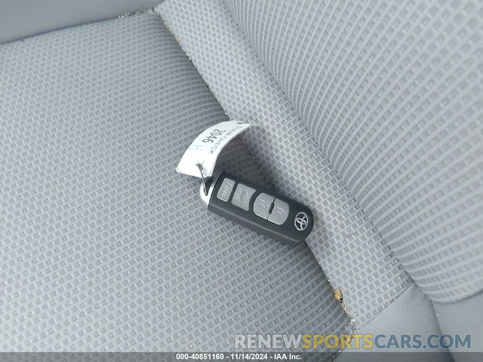 11 fotografías del automóvil dañado 3MYDLBYV8KY515746 TOYOTA YARIS 2019