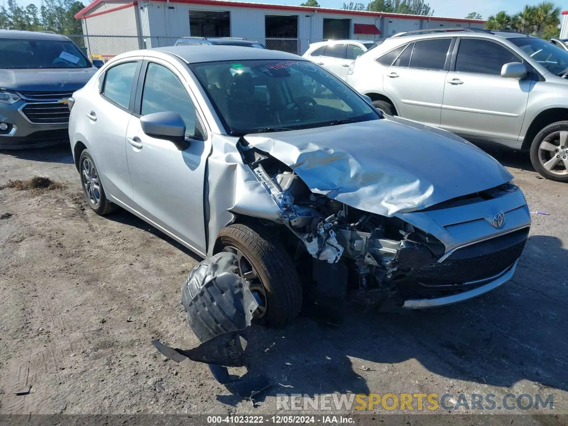 1 fotografías del automóvil dañado 3MYDLBYV8KY519828 TOYOTA YARIS 2019