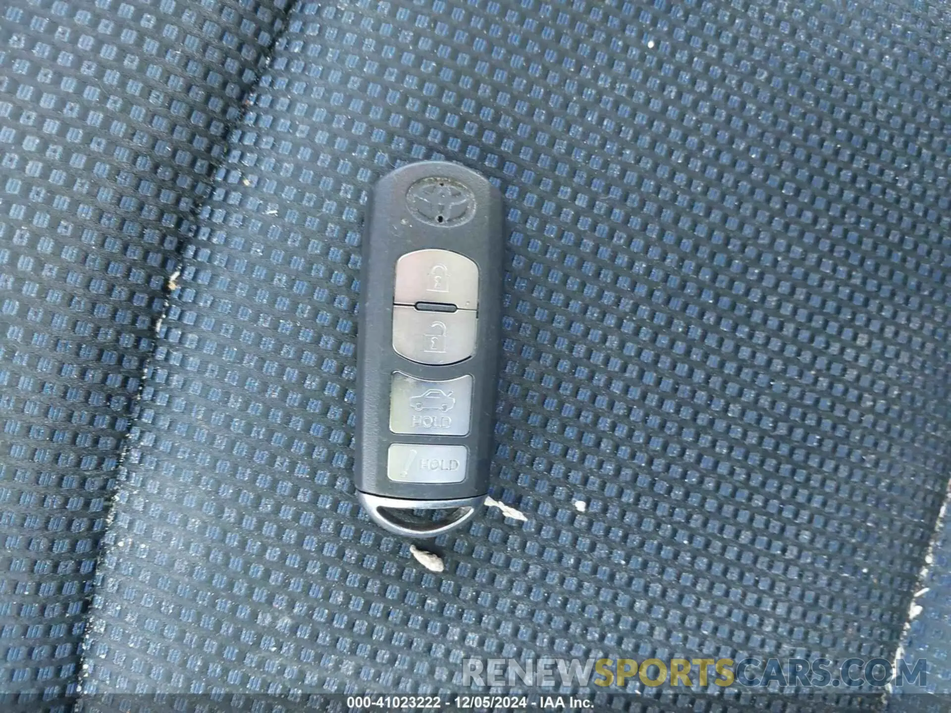 11 fotografías del automóvil dañado 3MYDLBYV8KY519828 TOYOTA YARIS 2019