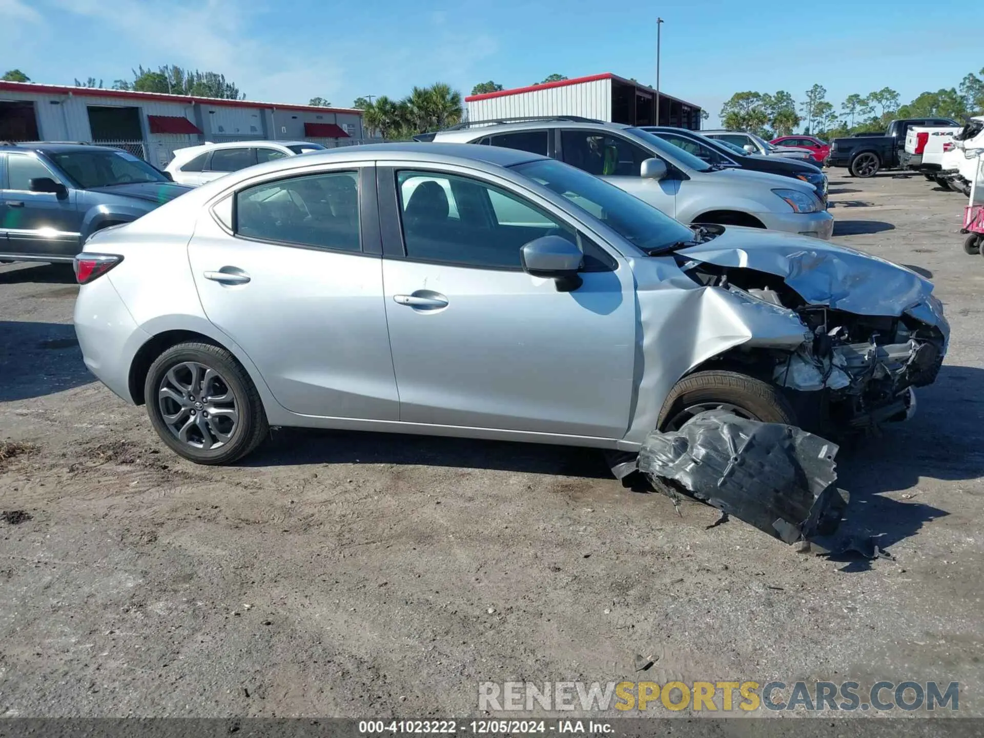13 fotografías del automóvil dañado 3MYDLBYV8KY519828 TOYOTA YARIS 2019