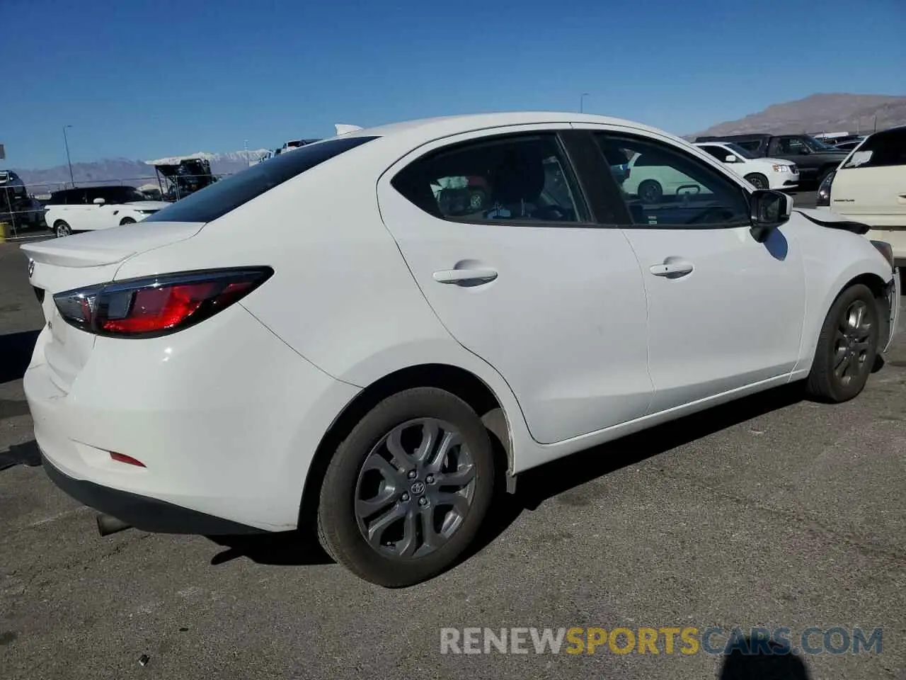 3 fotografías del automóvil dañado 3MYDLBYV8KY526794 TOYOTA YARIS 2019