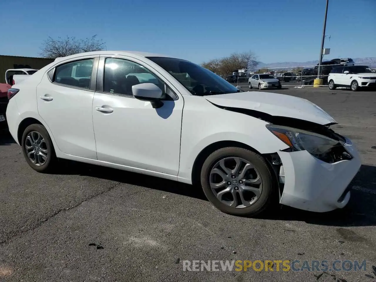 4 fotografías del automóvil dañado 3MYDLBYV8KY526794 TOYOTA YARIS 2019