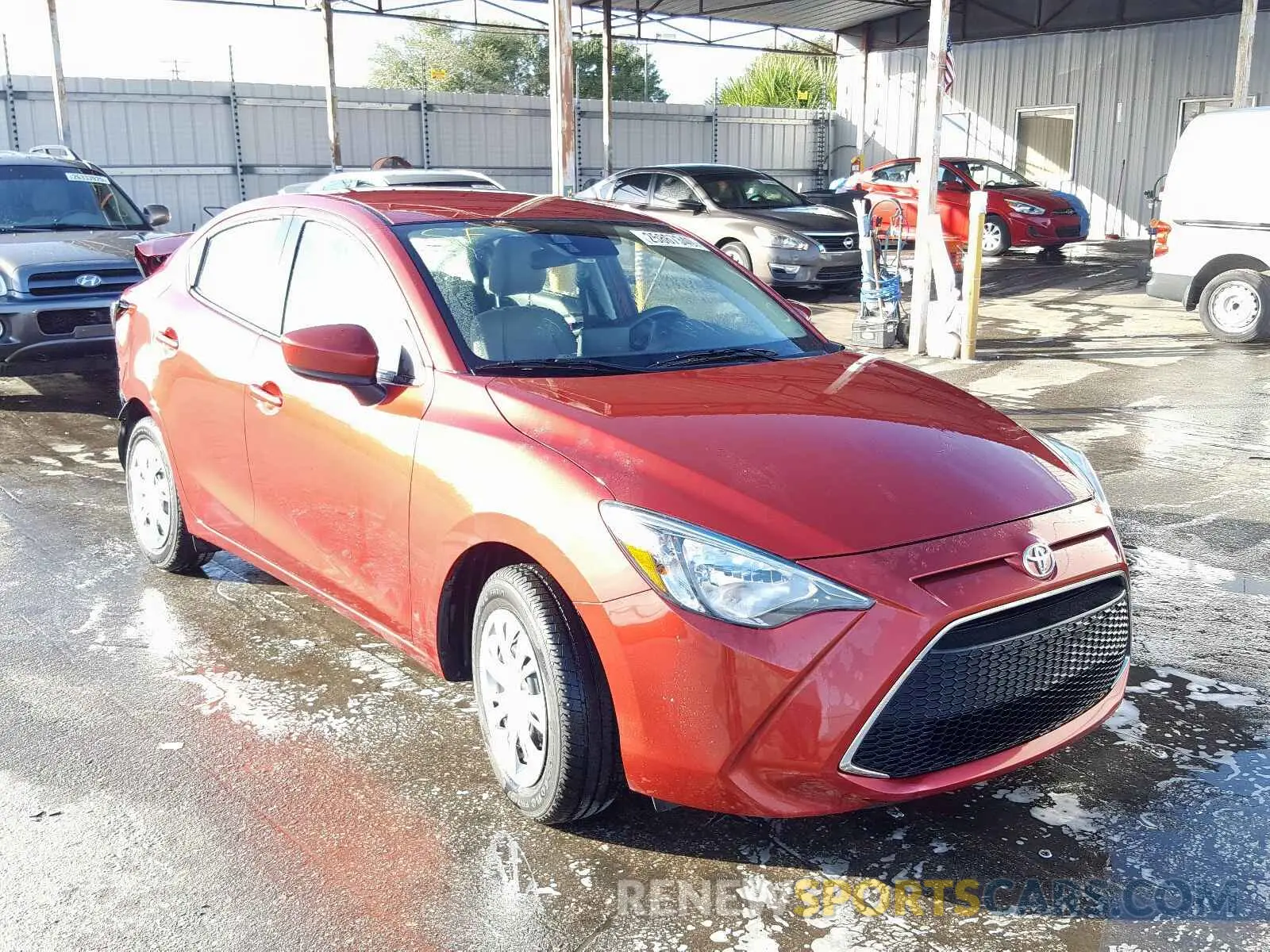 1 fotografías del automóvil dañado 3MYDLBYV8KY527539 TOYOTA YARIS 2019