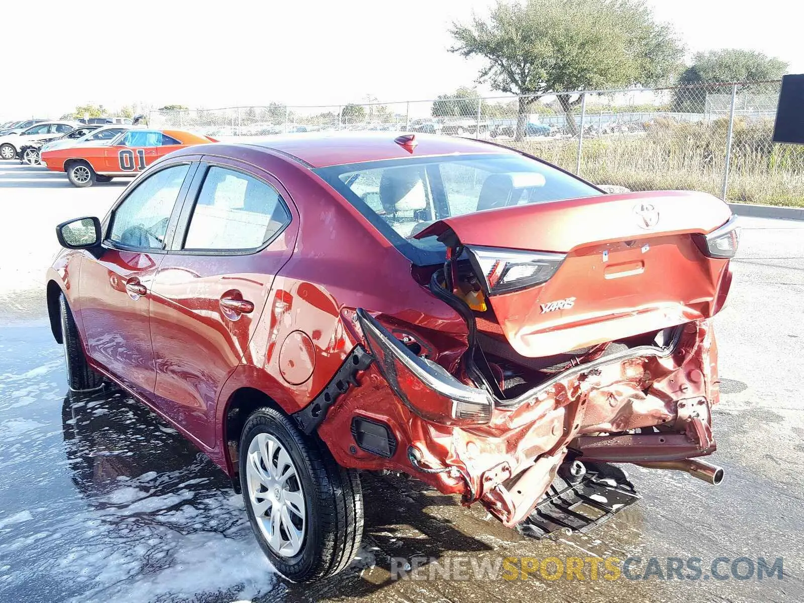 3 fotografías del automóvil dañado 3MYDLBYV8KY527539 TOYOTA YARIS 2019