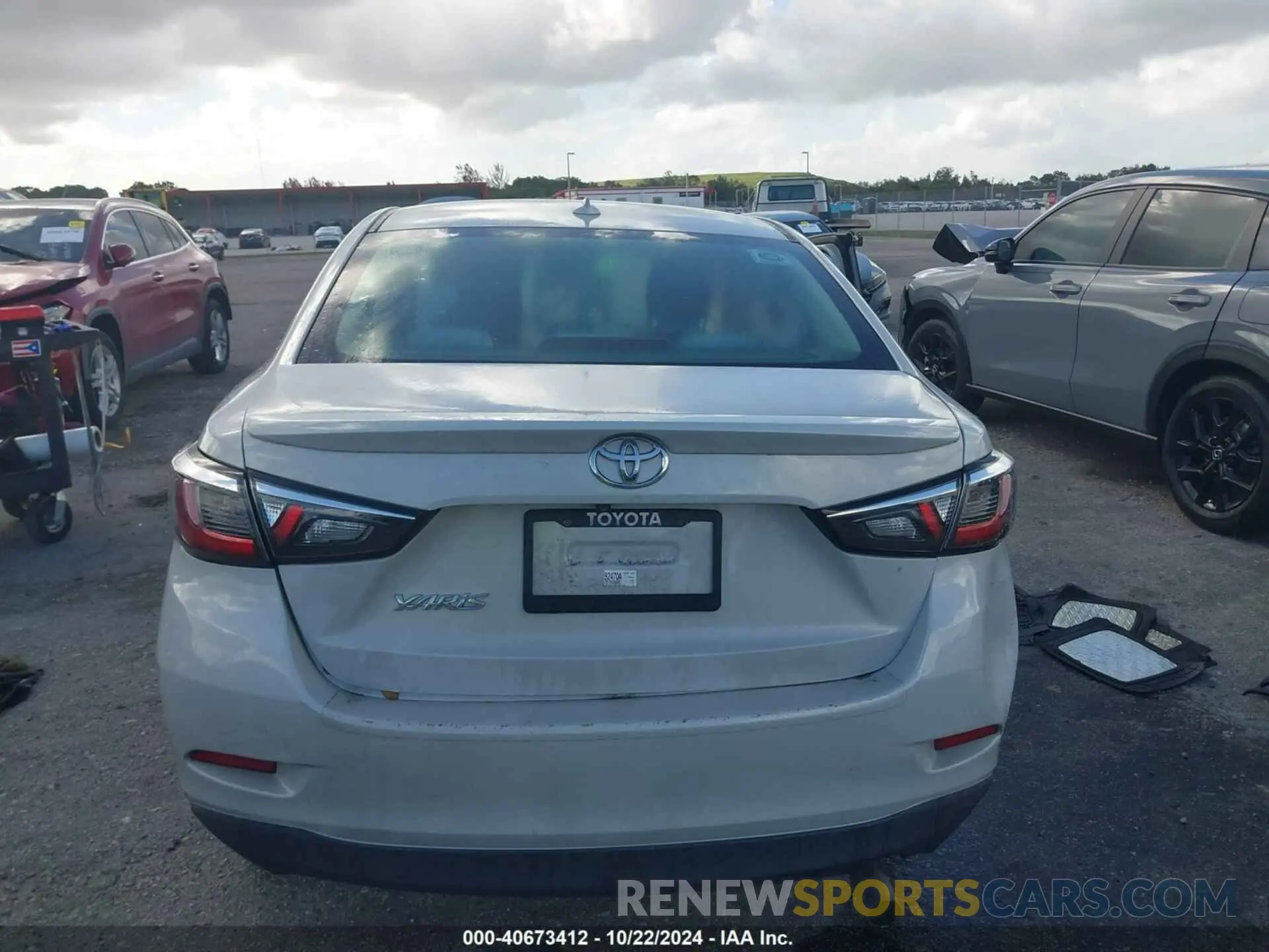 17 fotografías del automóvil dañado 3MYDLBYV8KY527931 TOYOTA YARIS 2019