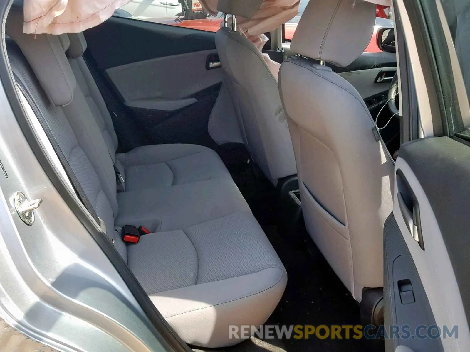 6 fotografías del automóvil dañado 3MYDLBYV9KY502844 TOYOTA YARIS 2019