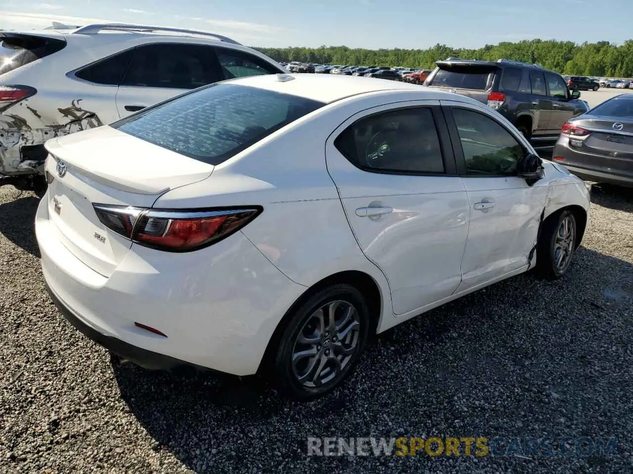 3 fotografías del automóvil dañado 3MYDLBYV9KY504237 TOYOTA YARIS 2019