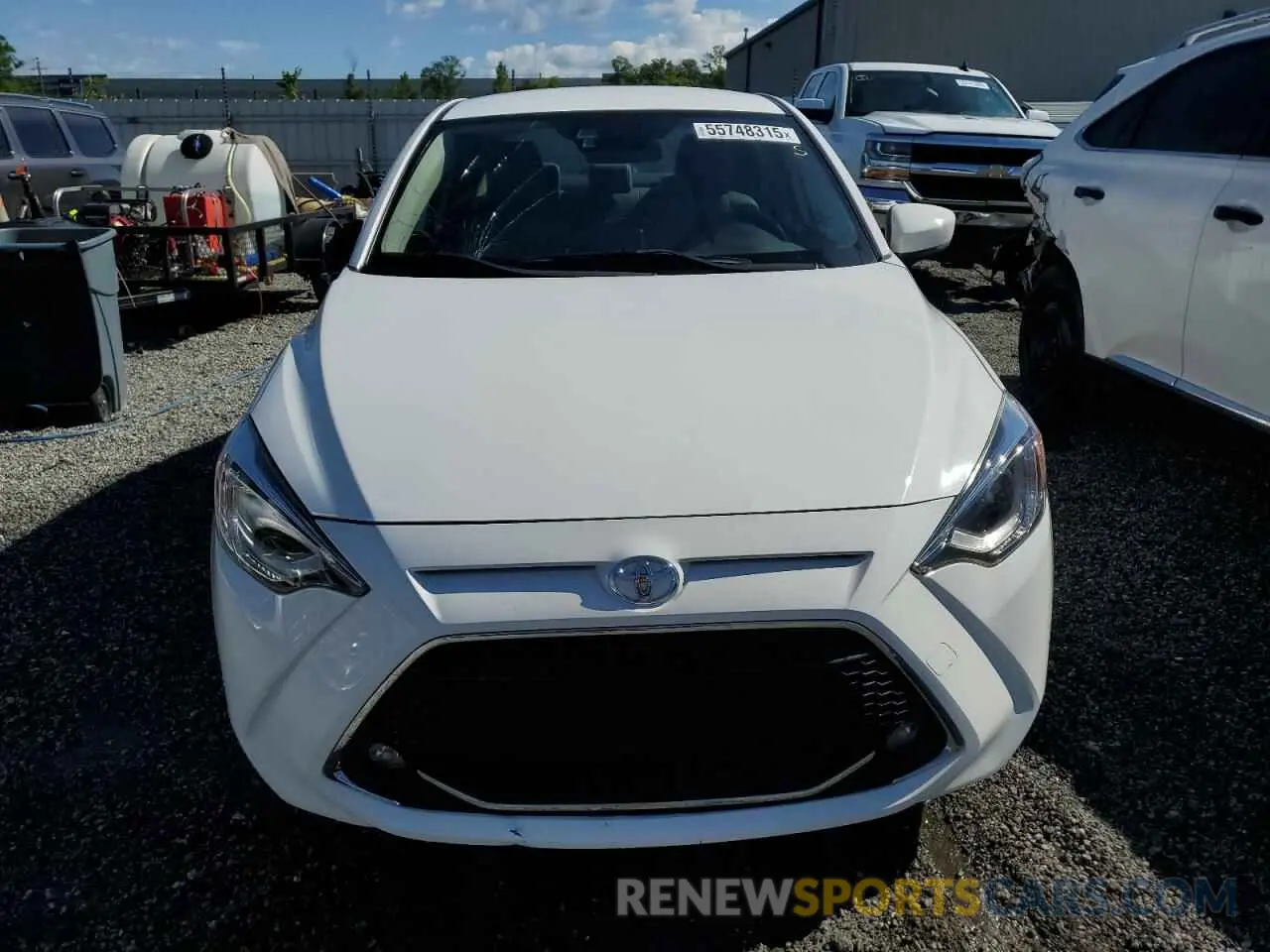 5 fotografías del automóvil dañado 3MYDLBYV9KY504237 TOYOTA YARIS 2019