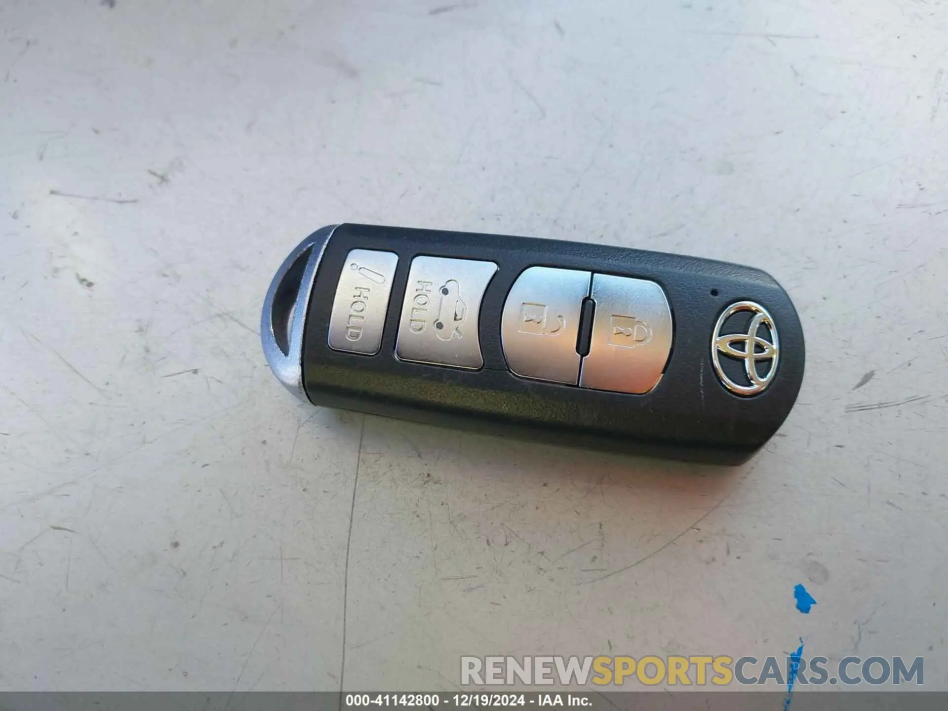 11 fotografías del automóvil dañado 3MYDLBYV9KY504402 TOYOTA YARIS 2019