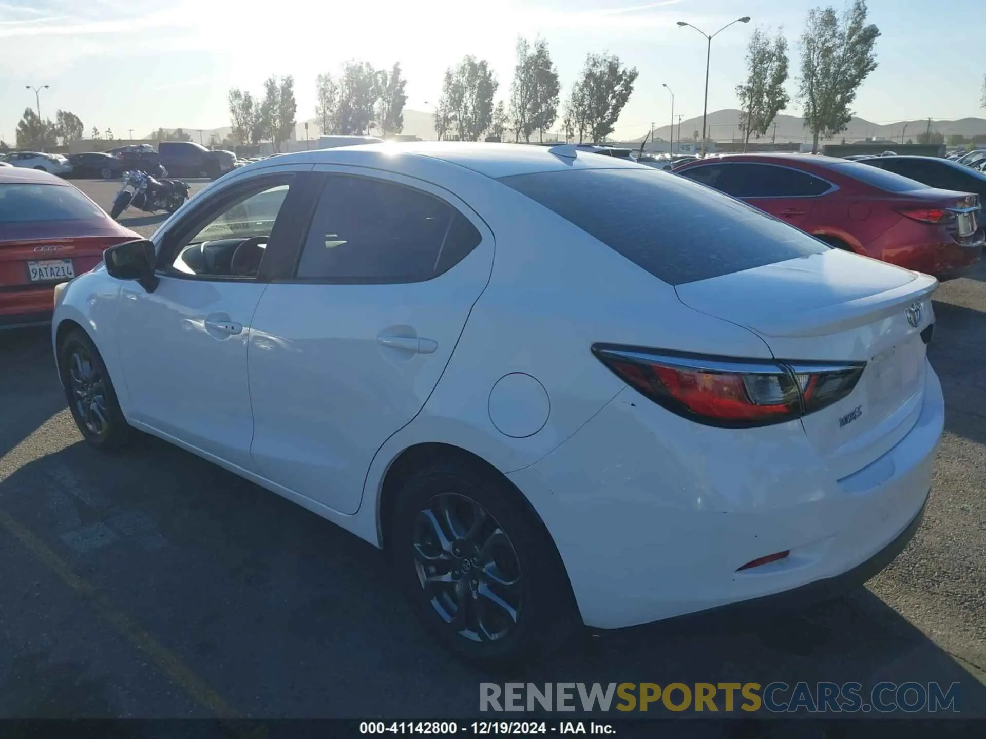 3 fotografías del automóvil dañado 3MYDLBYV9KY504402 TOYOTA YARIS 2019