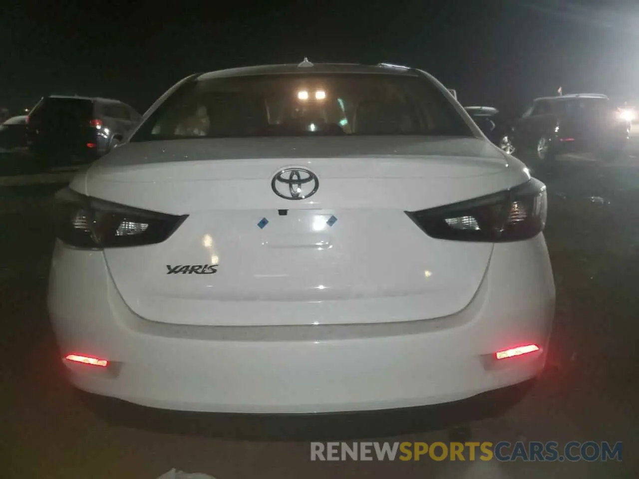 6 fotografías del automóvil dañado 3MYDLBYV9KY506683 TOYOTA YARIS 2019