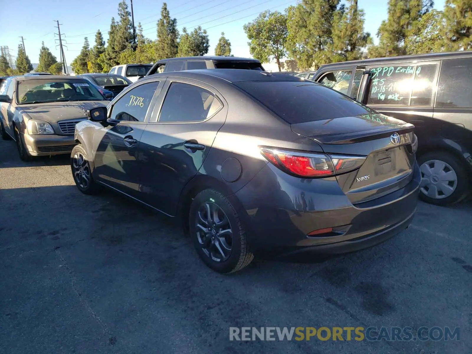 3 fotografías del automóvil dañado 3MYDLBYV9KY507106 TOYOTA YARIS 2019