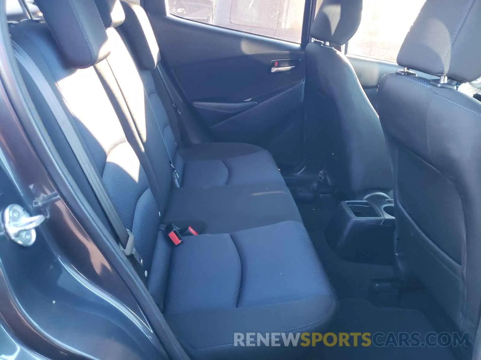 6 fotografías del automóvil dañado 3MYDLBYV9KY507106 TOYOTA YARIS 2019
