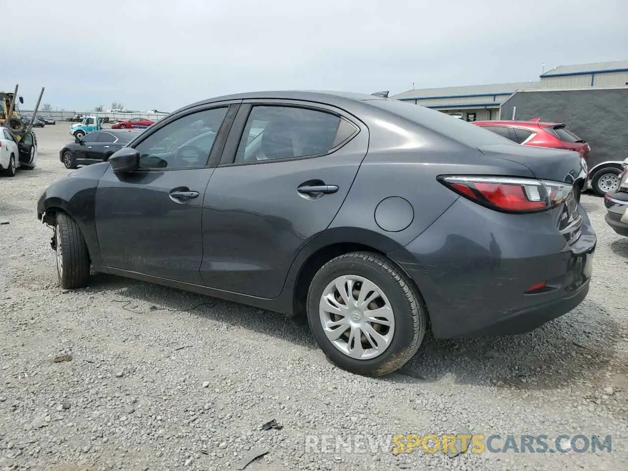 2 fotografías del automóvil dañado 3MYDLBYV9KY508692 TOYOTA YARIS 2019
