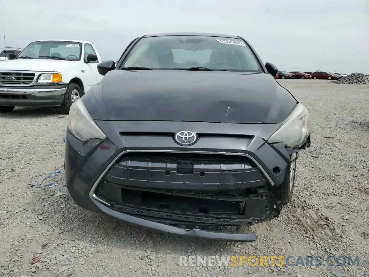 5 fotografías del automóvil dañado 3MYDLBYV9KY508692 TOYOTA YARIS 2019