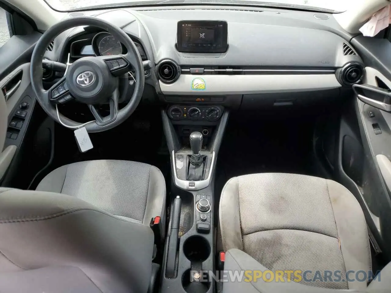 8 fotografías del automóvil dañado 3MYDLBYV9KY508692 TOYOTA YARIS 2019