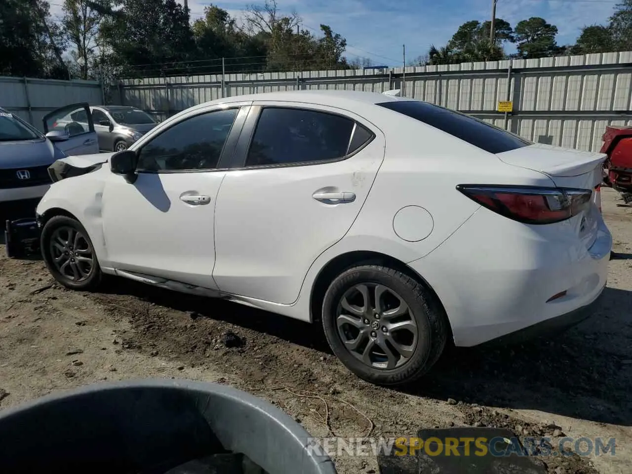 2 fotografías del automóvil dañado 3MYDLBYV9KY518042 TOYOTA YARIS 2019