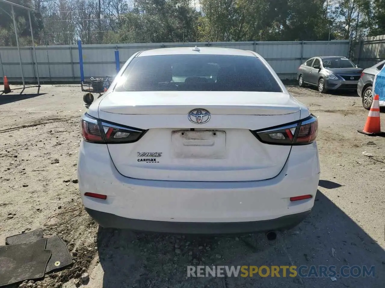 6 fotografías del automóvil dañado 3MYDLBYV9KY518042 TOYOTA YARIS 2019