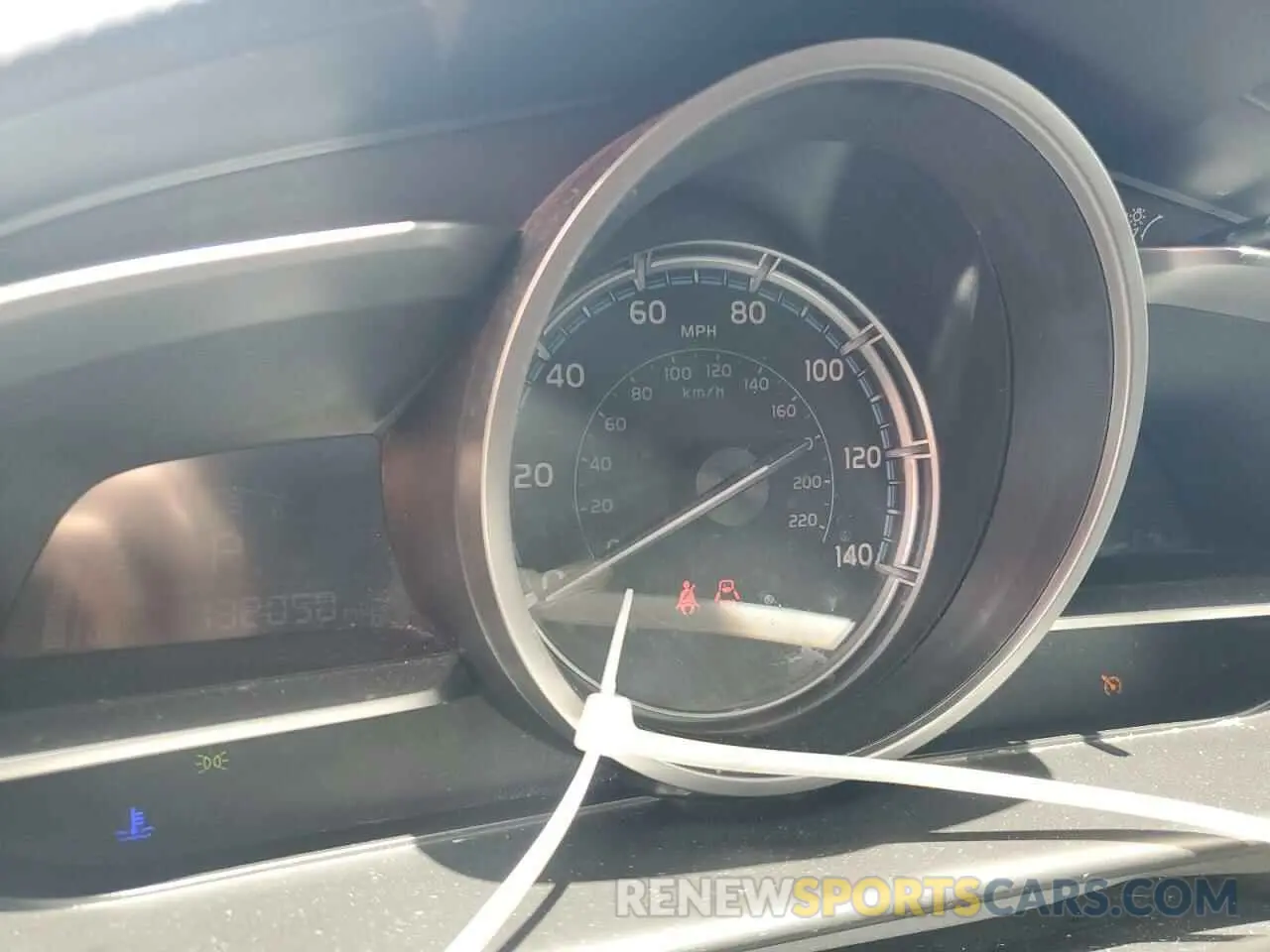 9 fotografías del automóvil dañado 3MYDLBYV9KY520180 TOYOTA YARIS 2019