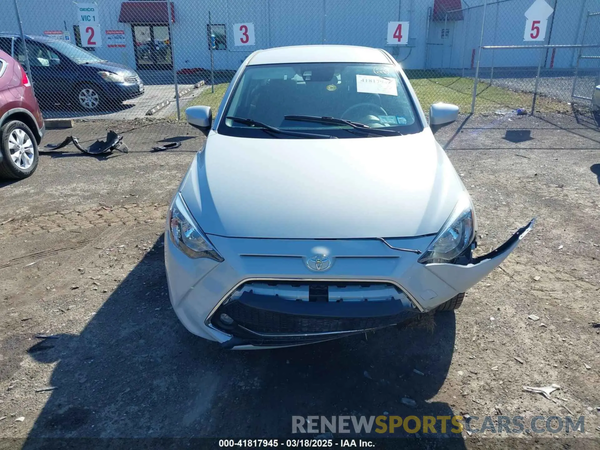 12 fotografías del automóvil dañado 3MYDLBYV9KY523922 TOYOTA YARIS 2019