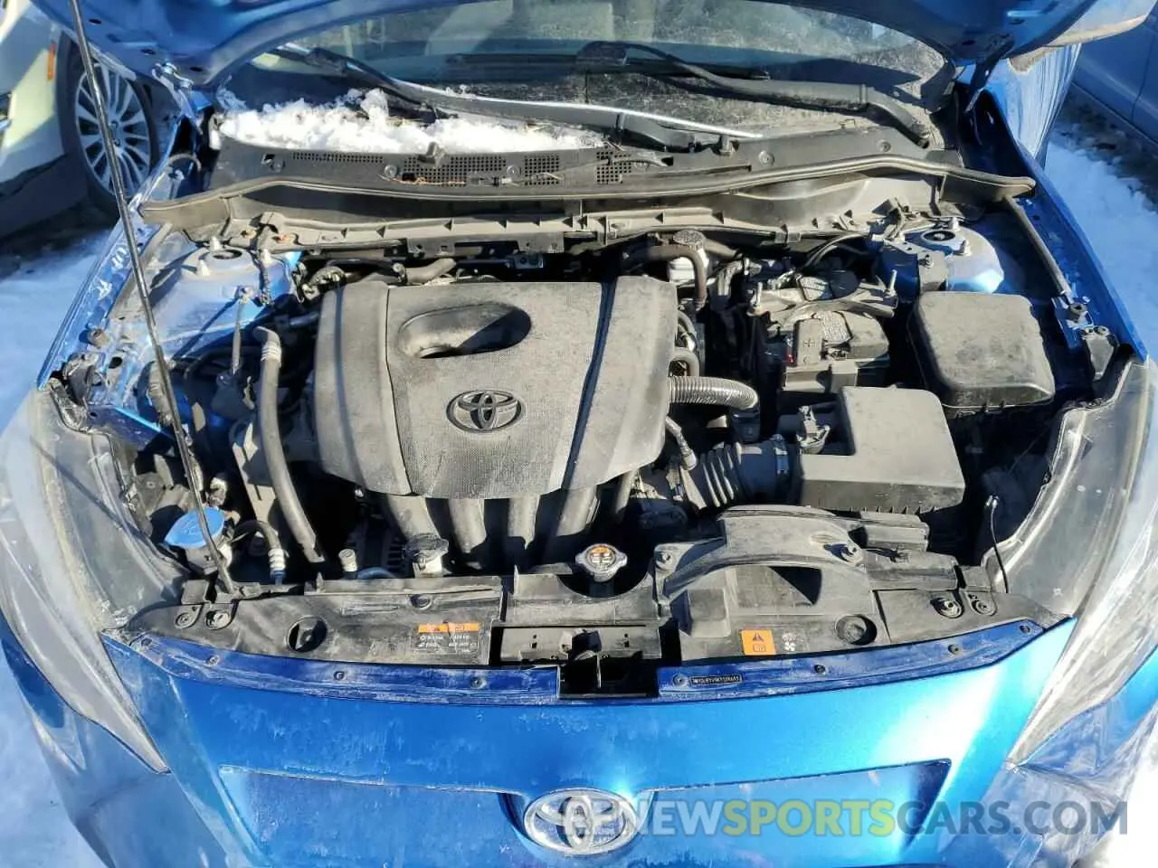 11 fotografías del automóvil dañado 3MYDLBYV9KY526643 TOYOTA YARIS 2019