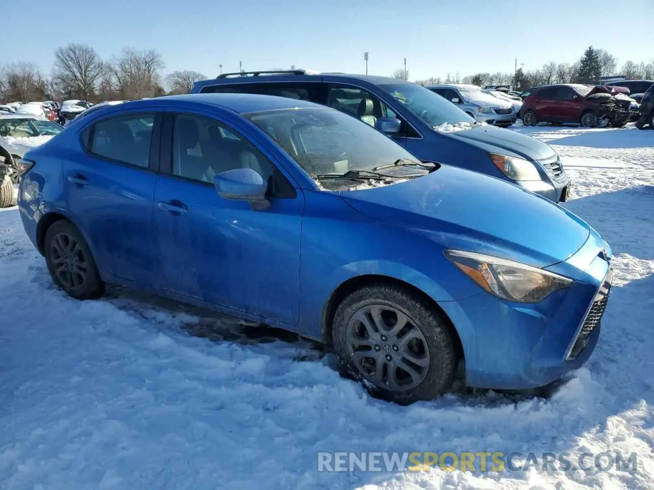 4 fotografías del automóvil dañado 3MYDLBYV9KY526643 TOYOTA YARIS 2019