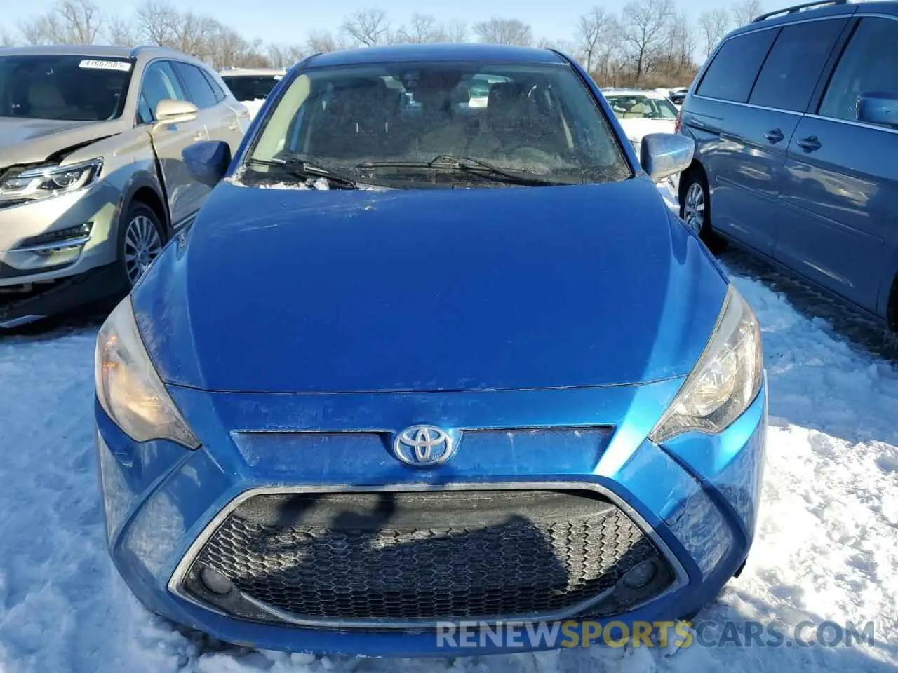 5 fotografías del automóvil dañado 3MYDLBYV9KY526643 TOYOTA YARIS 2019