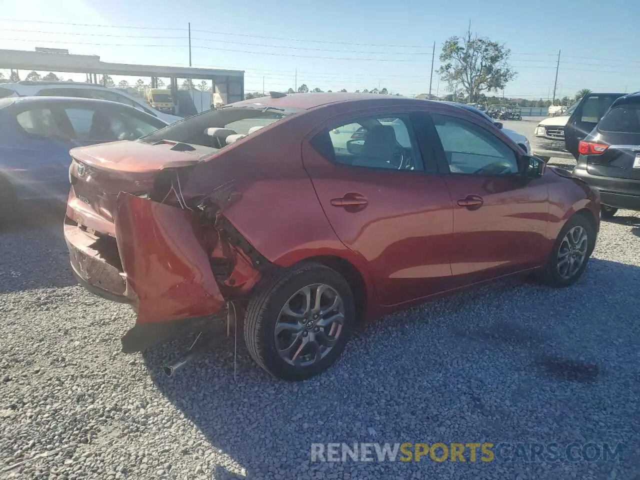 3 fotografías del automóvil dañado 3MYDLBYV9KY527940 TOYOTA YARIS 2019