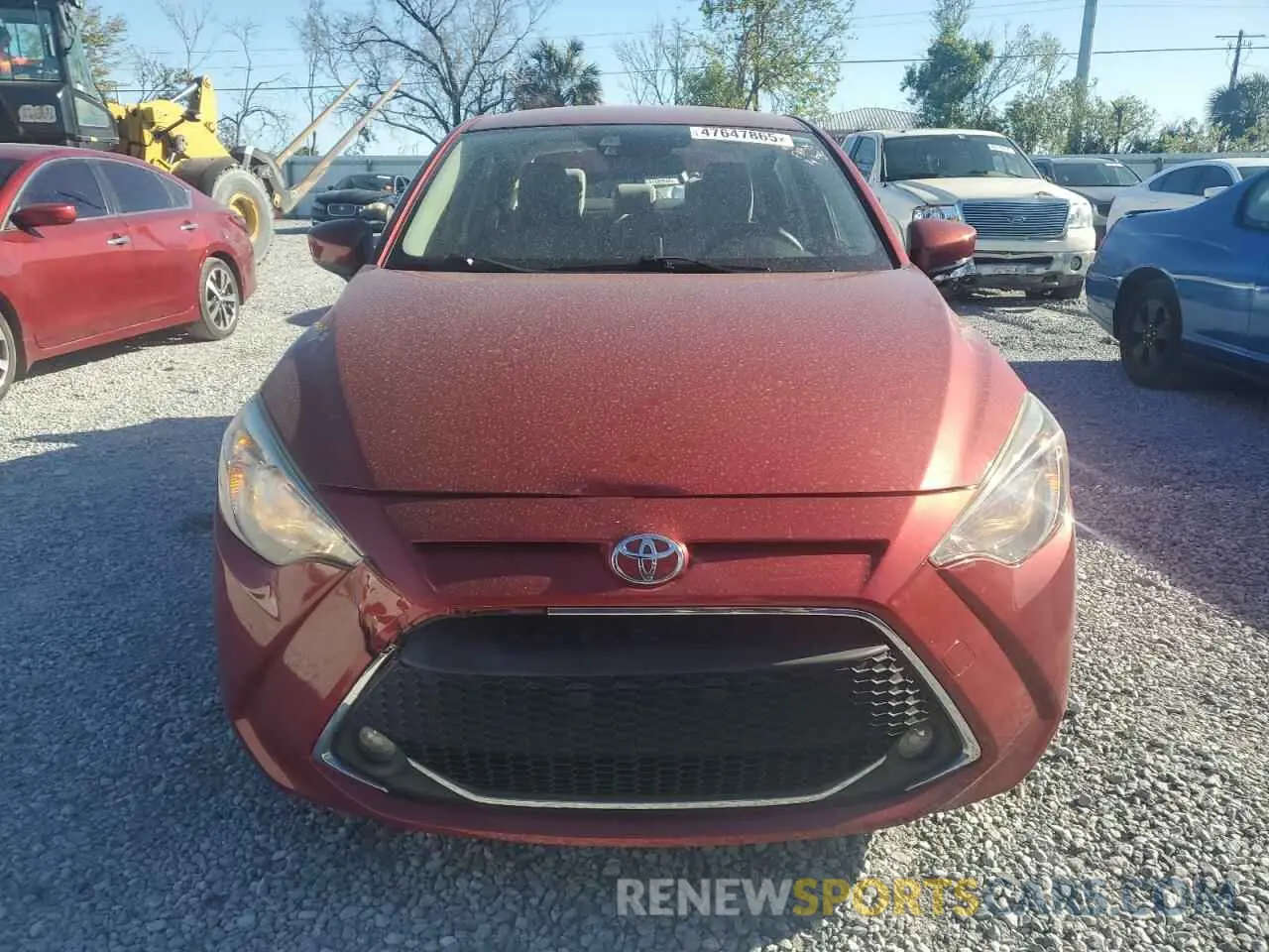 5 fotografías del automóvil dañado 3MYDLBYV9KY527940 TOYOTA YARIS 2019