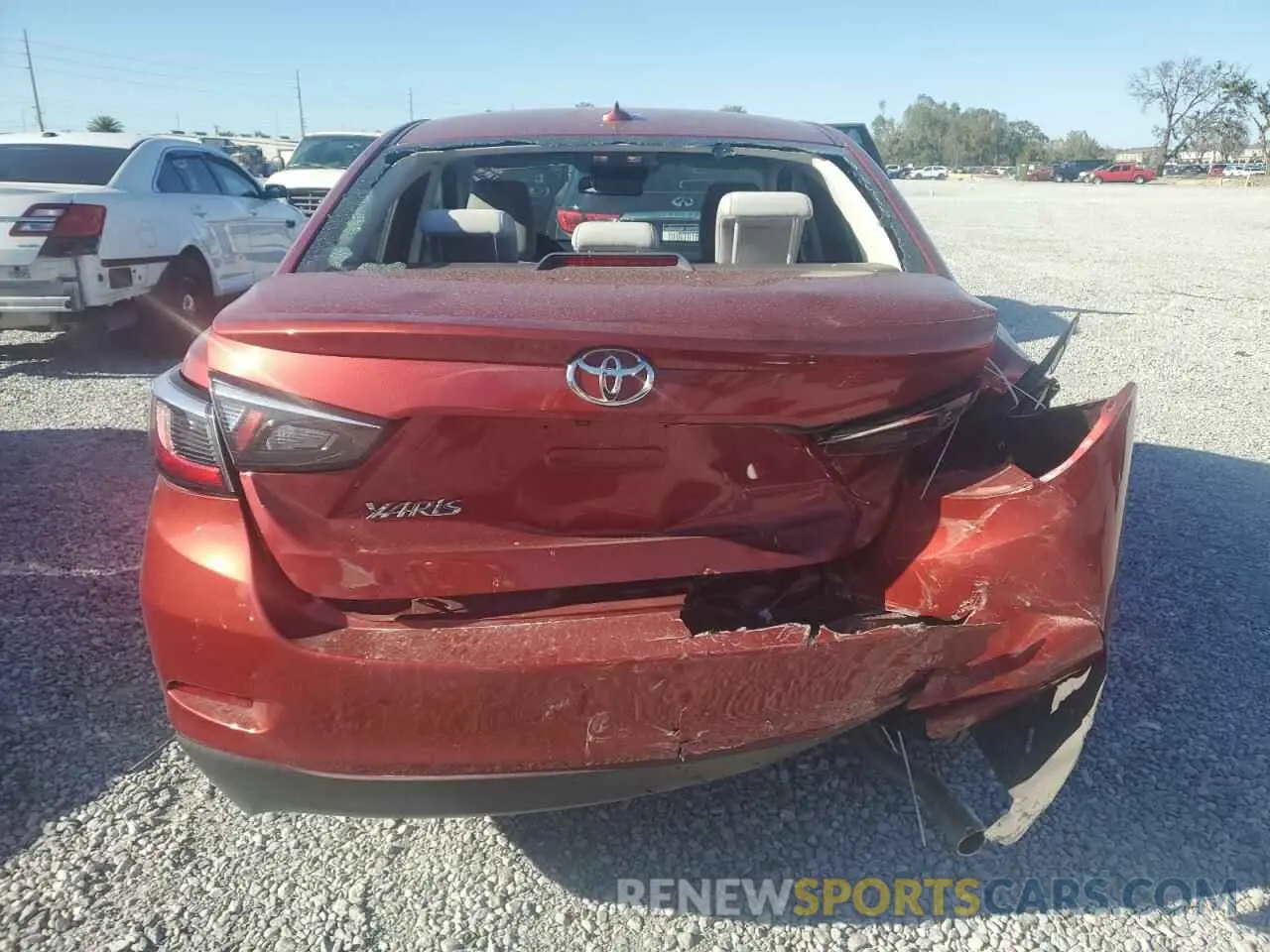 6 fotografías del automóvil dañado 3MYDLBYV9KY527940 TOYOTA YARIS 2019