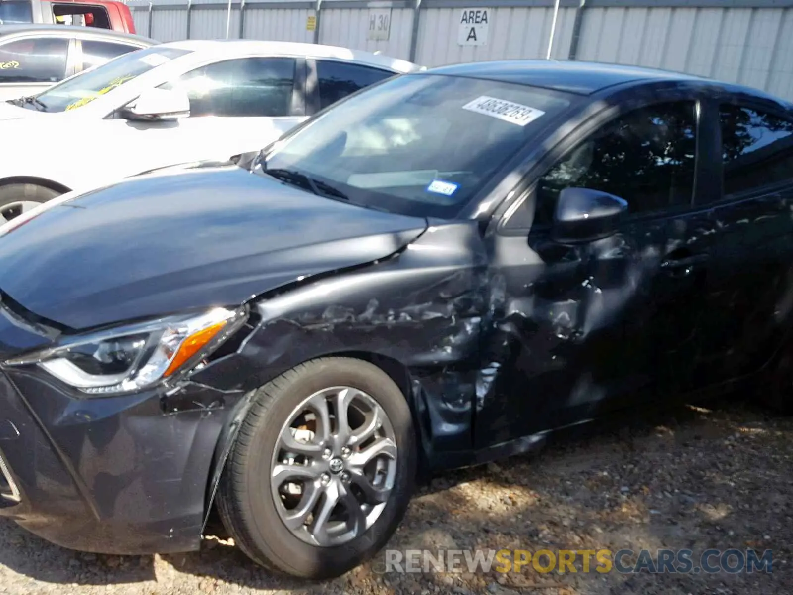 9 fotografías del automóvil dañado 3MYDLBYVXKY504358 TOYOTA YARIS 2019