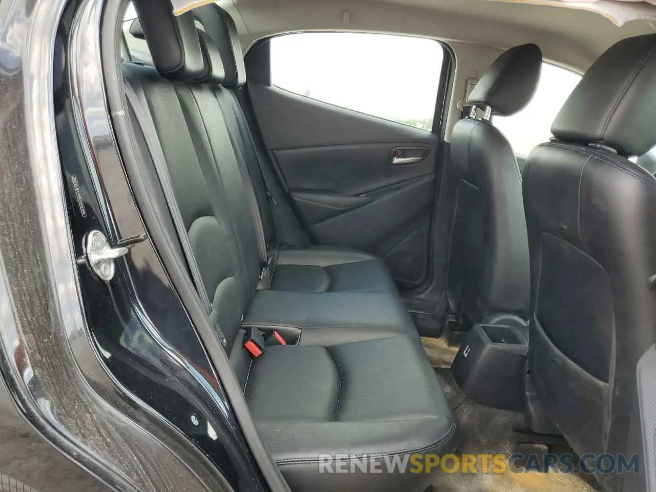 10 fotografías del automóvil dañado 3MYDLBYVXKY506188 TOYOTA YARIS 2019