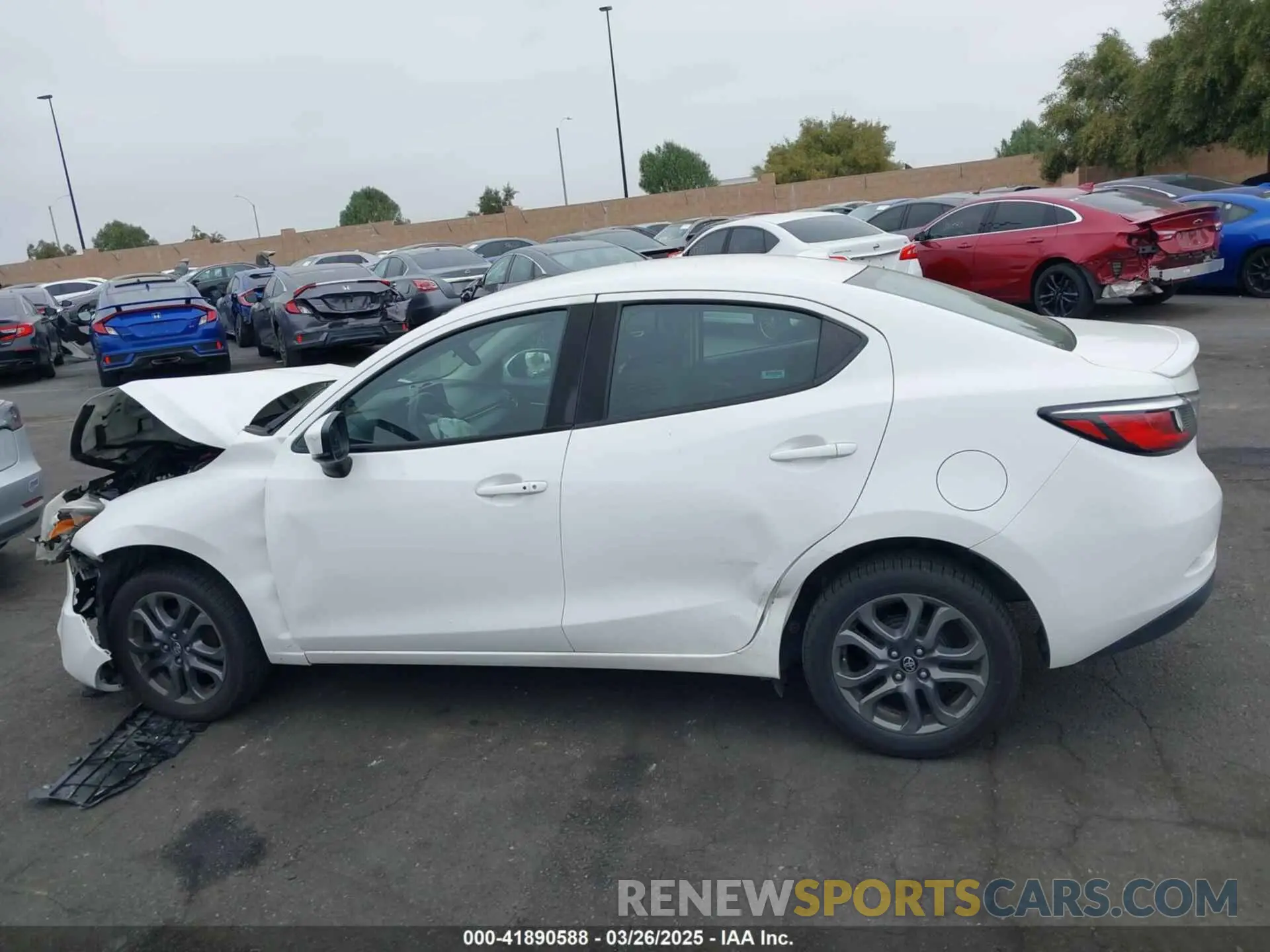 13 fotografías del automóvil dañado 3MYDLBYVXKY507258 TOYOTA YARIS 2019