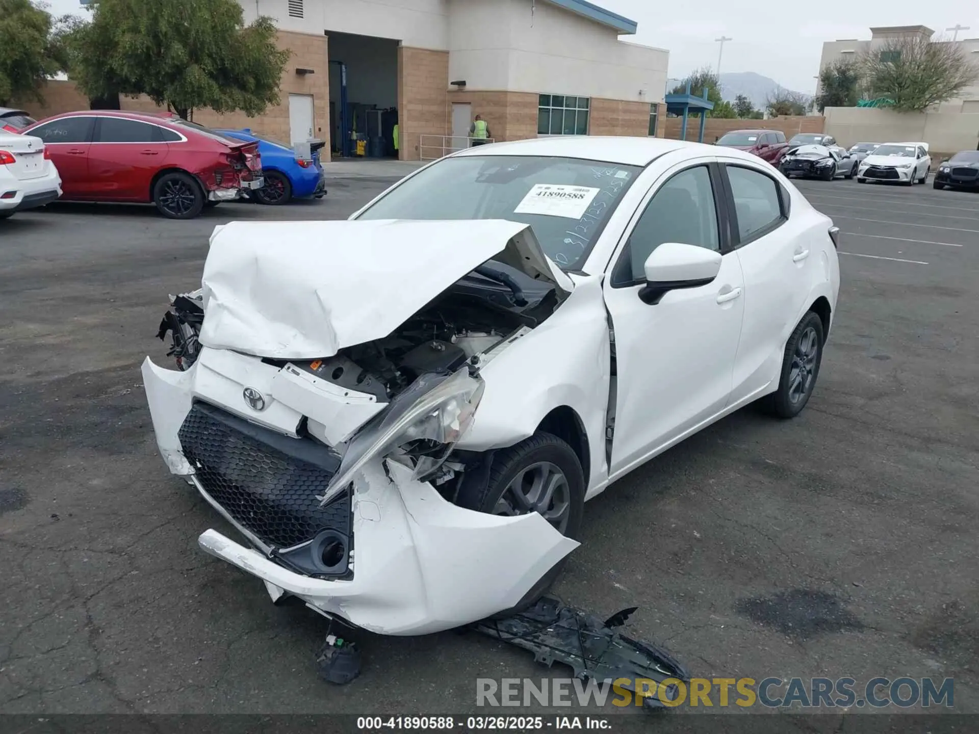 2 fotografías del automóvil dañado 3MYDLBYVXKY507258 TOYOTA YARIS 2019