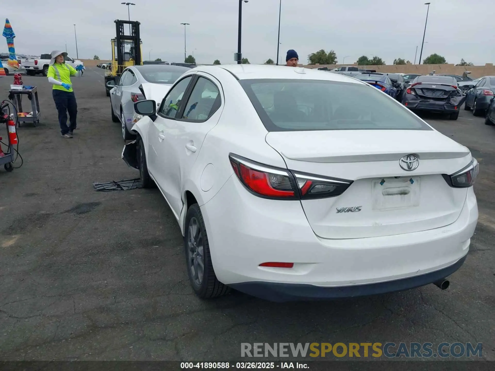 3 fotografías del automóvil dañado 3MYDLBYVXKY507258 TOYOTA YARIS 2019