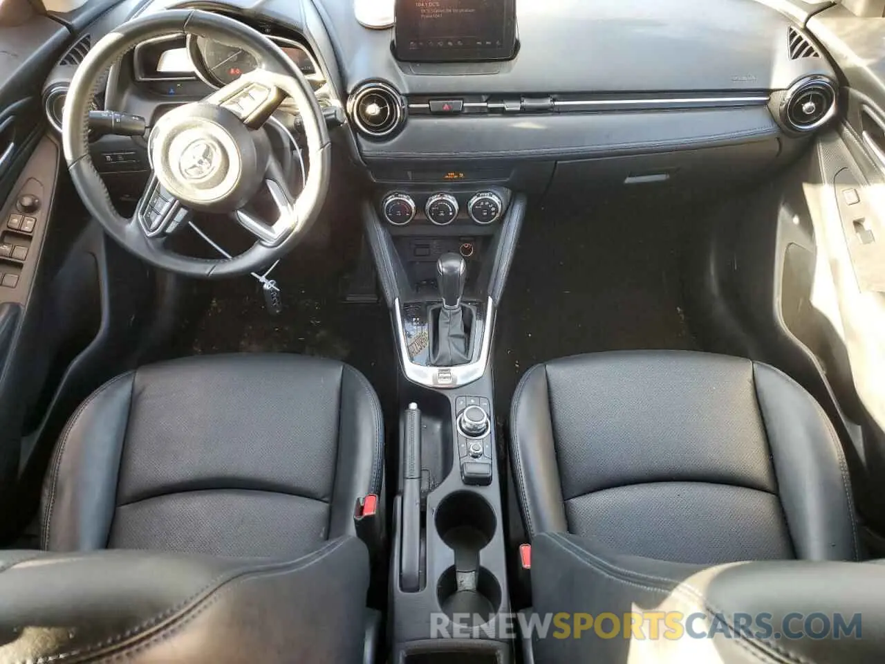 8 fotografías del automóvil dañado 3MYDLBYVXKY507339 TOYOTA YARIS 2019