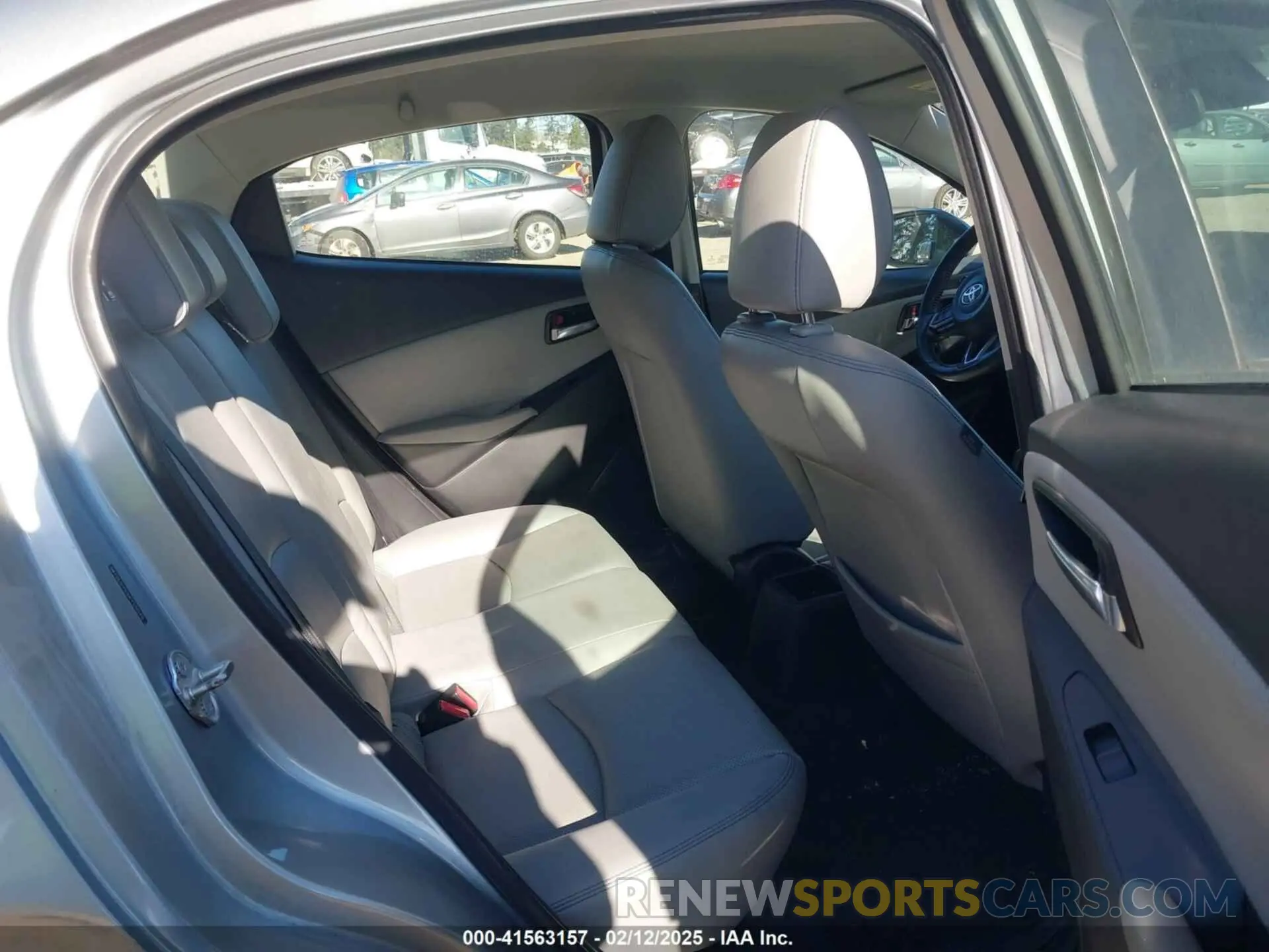 8 fotografías del automóvil dañado 3MYDLBYVXKY511049 TOYOTA YARIS 2019