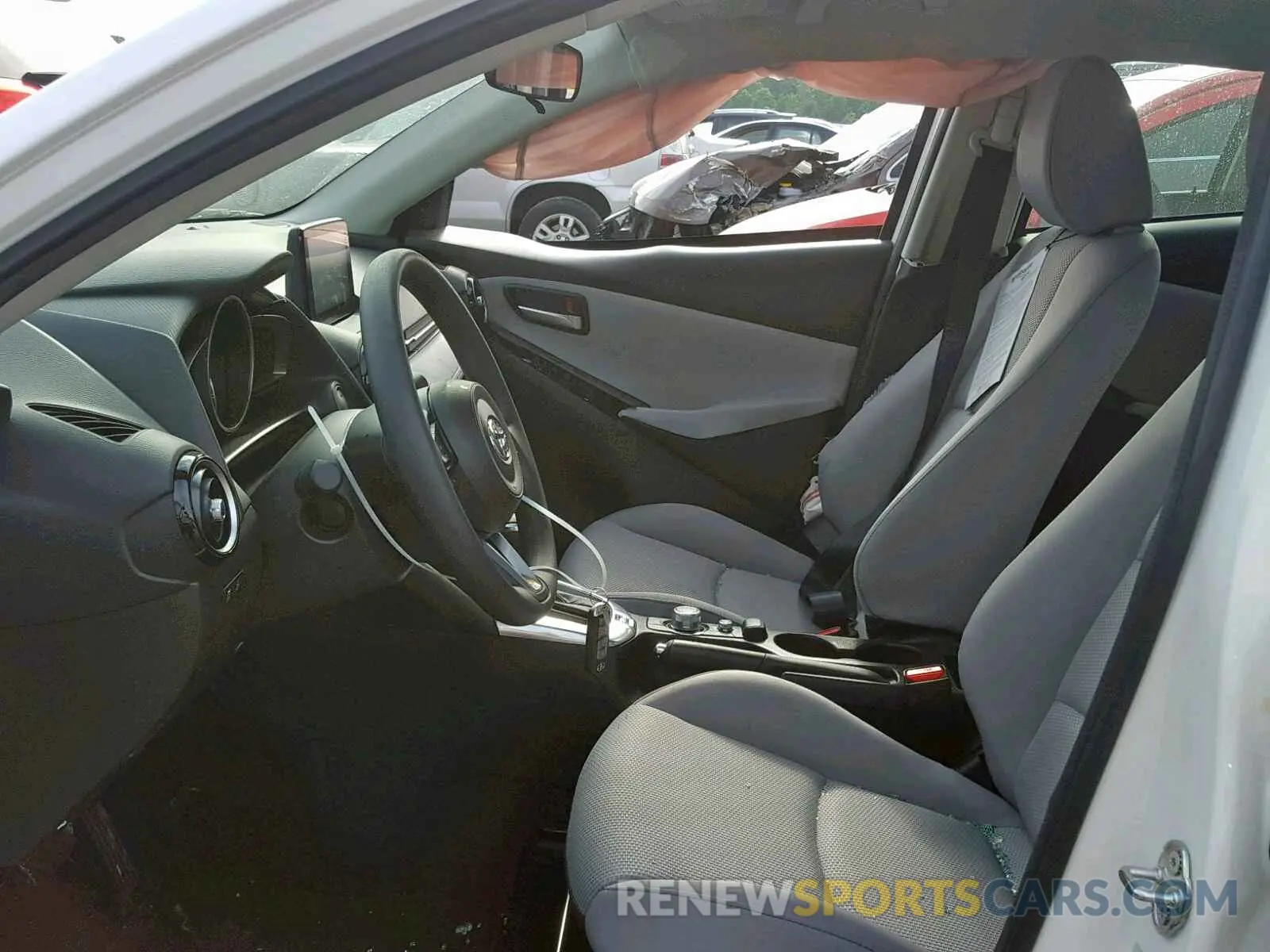5 fotografías del automóvil dañado 3MYDLBYVXKY513304 TOYOTA YARIS 2019
