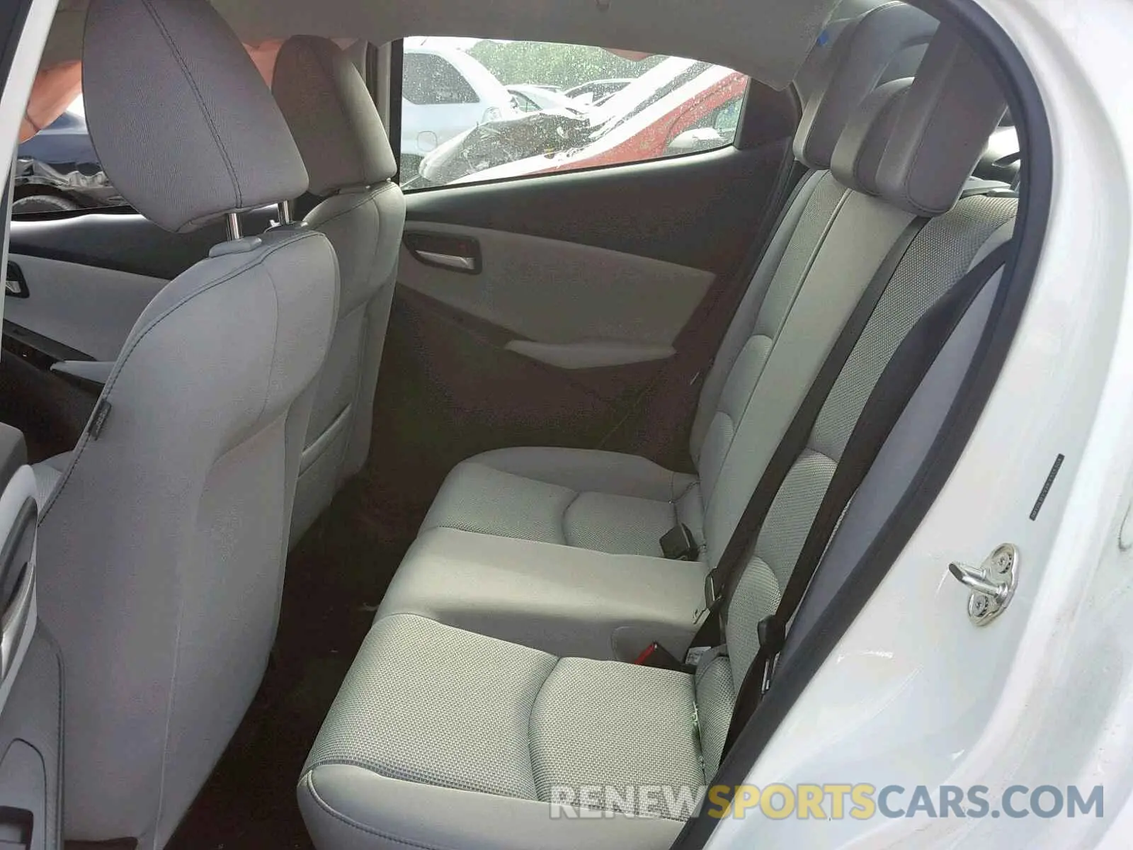 6 fotografías del automóvil dañado 3MYDLBYVXKY513304 TOYOTA YARIS 2019