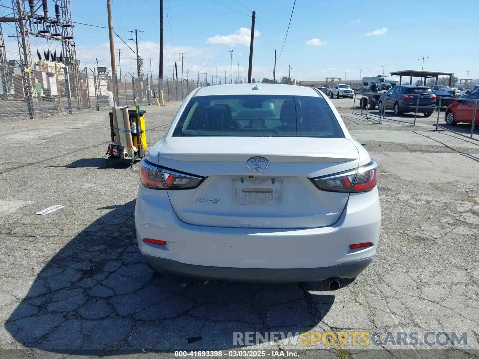 16 fotografías del automóvil dañado 3MYDLBYVXKY515604 TOYOTA YARIS 2019
